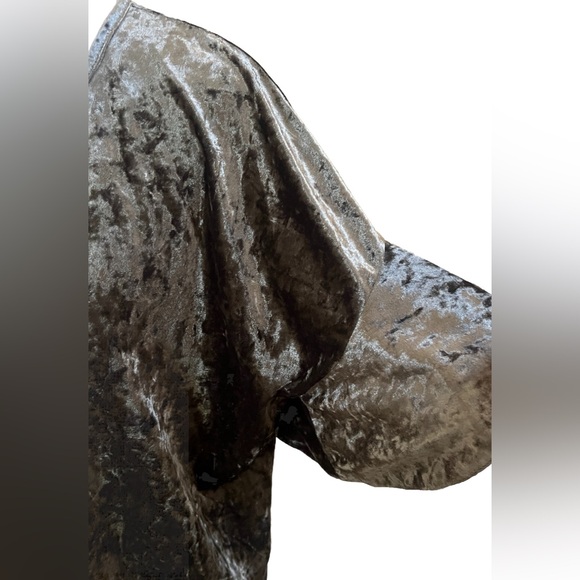 MYSTREE Olive Green Crushed Velvet Blouse Top With Ruffle Sleeves Size Medium - Picture 3 of 7